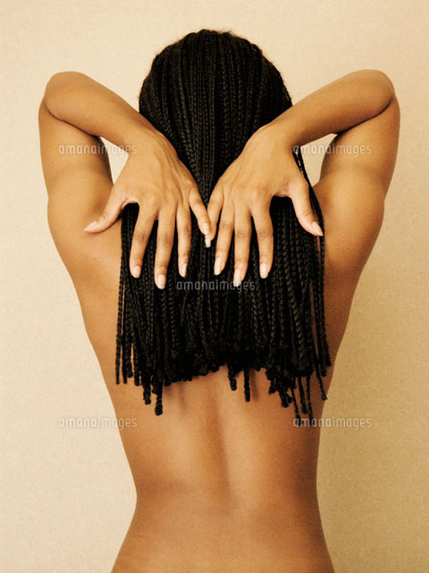 ブレーズスタイルの外国人女性の後姿 の写真素材 イラスト素材 アマナイメージズ