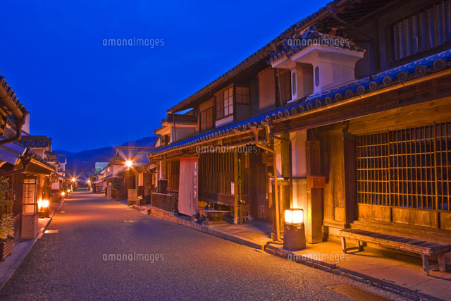脇町のうだつの町並み夜景[01010012313]の写真・イラスト素材｜アマナ