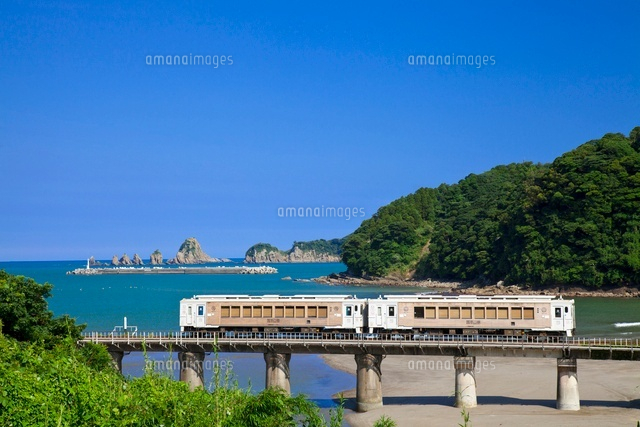 日南線の特急海幸山幸号[01010014849]の写真・イラスト素材｜アマナ