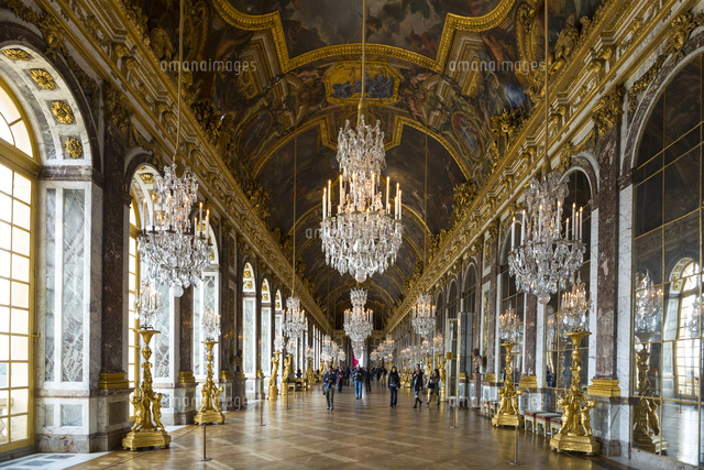 ヴェルサイユ宮殿の鏡の回廊 の写真素材 イラスト素材 アマナイメージズ