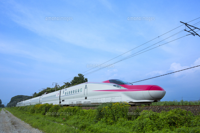秋田新幹線スーパーこまち の写真素材 イラスト素材 アマナイメージズ