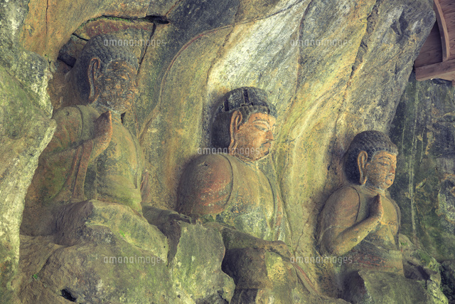 臼杵石仏の阿弥陀如来像 の写真素材 イラスト素材 アマナイメージズ