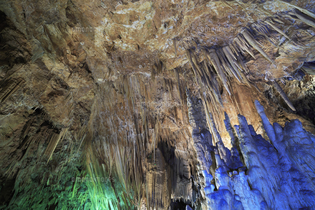 風連鍾乳洞 の写真素材 イラスト素材 アマナイメージズ