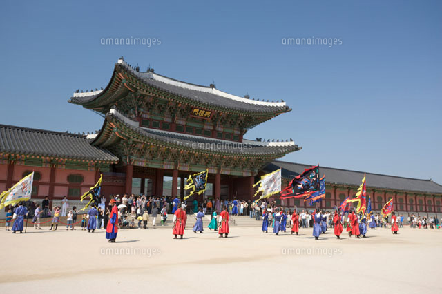 景福宮 興礼門と守門将交代式 の写真素材 イラスト素材 アマナイメージズ 景福宮 興礼門と守門将交代式 の写真素材 イラスト素材 アマナイメージズ