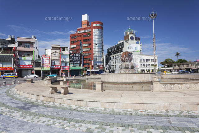 旧花蓮駅前の噴水 の写真素材 イラスト素材 アマナイメージズ