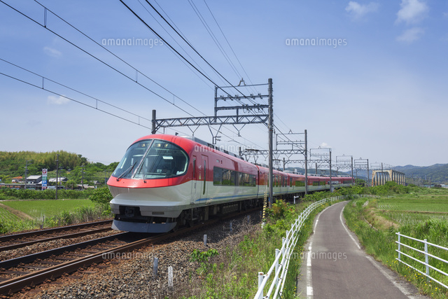 近鉄志摩線を走る特急列車伊勢志摩ライナー の写真素材 イラスト素材 アマナイメージズ