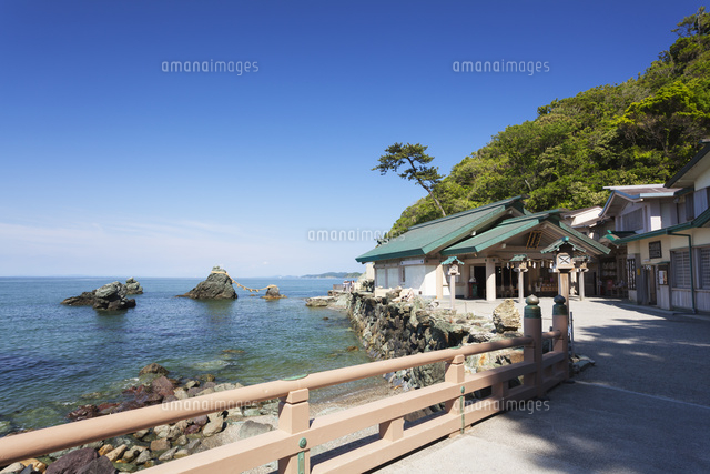 二見浦の夫婦岩と二見興玉神社[01072021558]の写真・イラスト素材