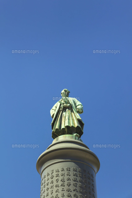 靖国神社の大村益次郎銅像[01072046358]の写真・イラスト素材｜アマナ