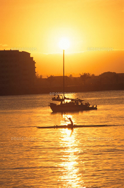 夕焼けのｱﾋﾟｱ港 ウポル島 西サモア諸島 の写真素材 イラスト素材 アマナイメージズ