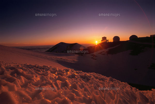 朝日とマウナケア山 ハワイ島 の写真素材 イラスト素材 アマナイメージズ