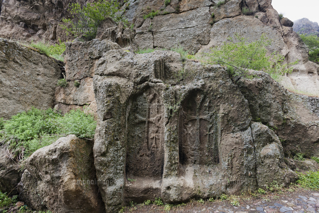ゲガルド修道院の磨崖アルメニア十字架 の写真素材 イラスト素材 アマナイメージズ
