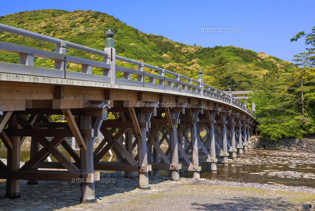 伊勢神宮内宮の宇治橋と五十鈴川[01597020449]の写真・イラスト素材