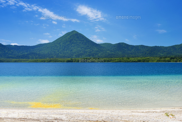 恐山 宇曽利湖 の写真素材 イラスト素材 アマナイメージズ