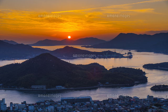 因島公園より夕日[01597025752]の写真・イラスト素材｜アマナイメージズ