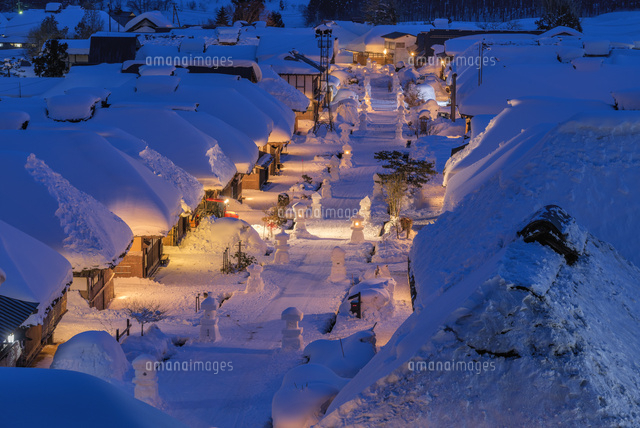 雪の大内宿夜景 の写真素材 イラスト素材 アマナイメージズ 雪の大内宿夜景 の写真素材 イラスト素材 アマナイメージズ