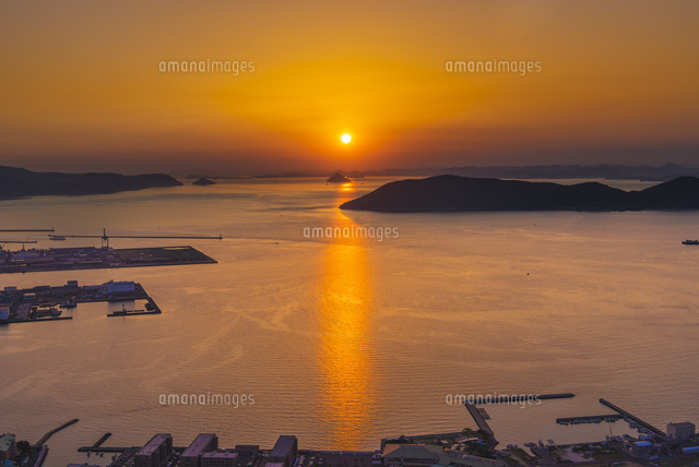 屋島より瀬戸内の夕日[01597029521]の写真・イラスト素材｜アマナ