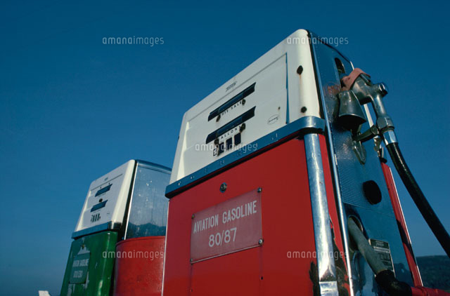 ガソリンスタンド ｎｙ アメリカ の写真素材 イラスト素材 アマナイメージズ
