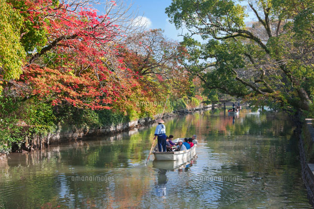 秋の柳川川下り の写真素材 イラスト素材 アマナイメージズ