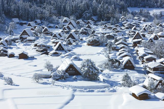 雪の白川郷 の写真素材 イラスト素材 アマナイメージズ