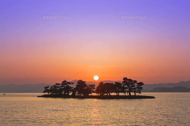 宍道湖の夕日と嫁ヶ島[01801014811]の写真・イラスト素材｜アマナ