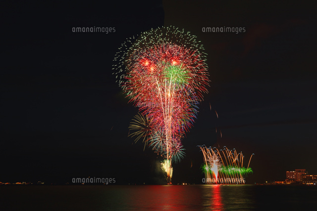 北びわ湖大花火大会 の写真素材 イラスト素材 アマナイメージズ