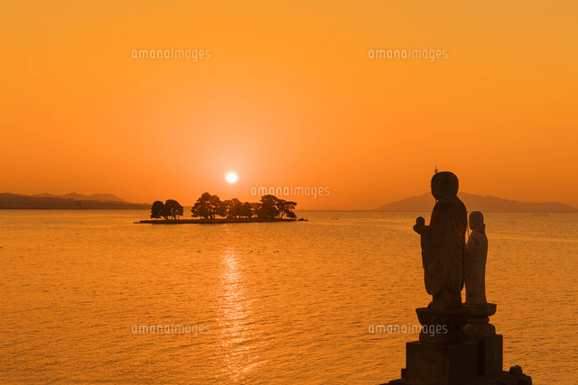宍道湖の夕日[01801018922]の写真・イラスト素材｜アマナイメージズ