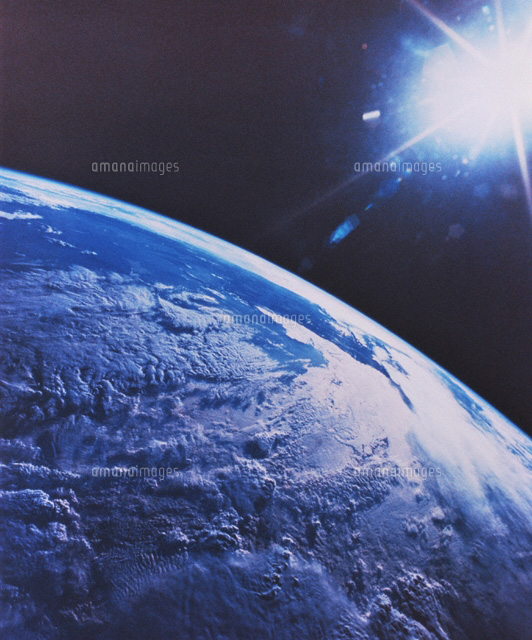 太陽と地球[01808004894]の写真・イラスト素材｜アマナイメージズ