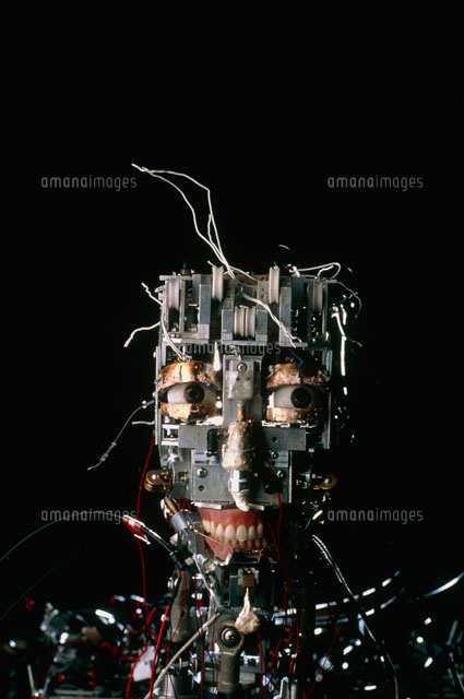 表情を作るロボットの顔 の写真素材 イラスト素材 アマナイメージズ