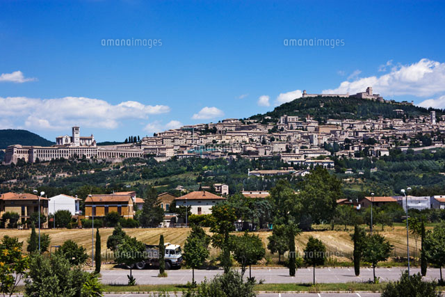 アッシジの街並みの遠望[01888609617]の写真・イラスト素材｜アマナ