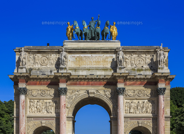 カルーゼル凱旋門 ルーヴル美術館 の写真素材 イラスト素材 アマナイメージズ