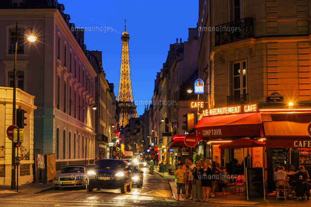 エッフェル塔と街並み サン ドミニク通りから撮影 夜景 の写真素材 イラスト素材 アマナイメージズ エッフェル塔と街並み サン ドミニク通りから撮影 夜景 の写真素材 イラスト素材 アマナイメージズ