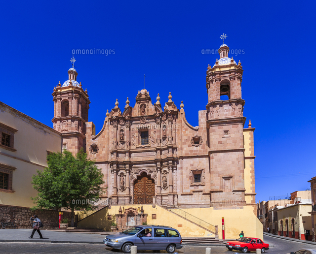 サント ドミンゴ教会 外観 の写真素材 イラスト素材 アマナイメージズ