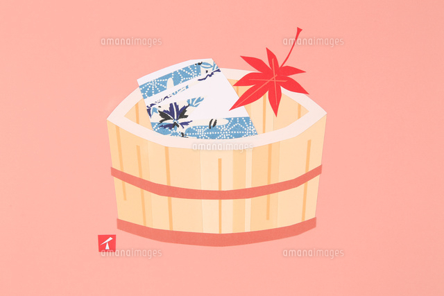 桶に入ったと手ぬぐいと秋の紅葉の葉 の写真素材 イラスト素材 アマナイメージズ 桶に入ったと手ぬぐいと秋の紅葉の葉 の写真素材 イラスト素材 アマナイメージズ