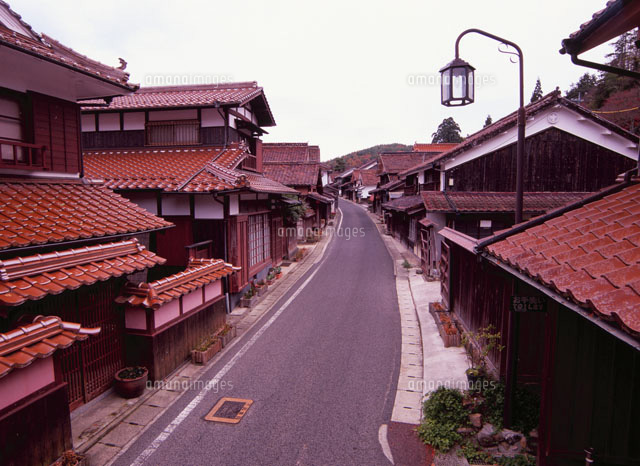 ベンガラの里吹屋の町並み の写真素材 イラスト素材 アマナイメージズ ベンガラの里吹屋の町並み の写真素材 イラスト素材 アマナイメージズ