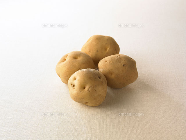 4つのじゃがいも の写真素材 イラスト素材 アマナイメージズ 4つのじゃがいも の写真素材 イラスト素材 アマナイメージズ