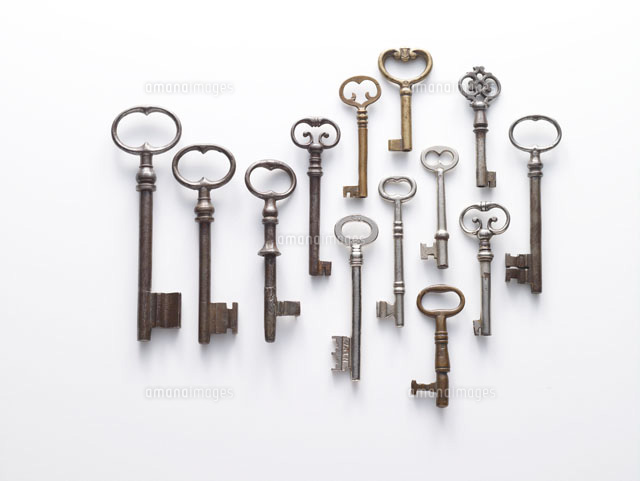複数の鍵 の写真素材 イラスト素材 アマナイメージズ
