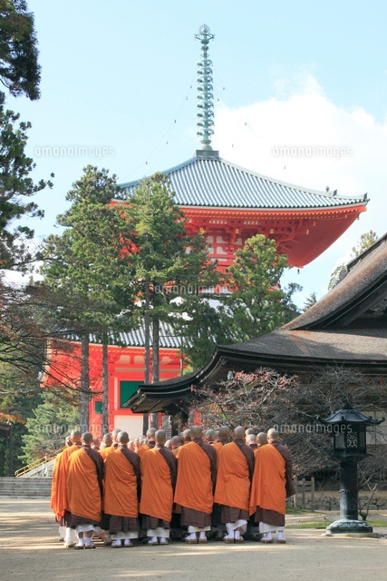 高野山の修行僧 の写真素材 イラスト素材 アマナイメージズ 高野山の修行僧 の写真素材 イラスト素材 アマナイメージズ