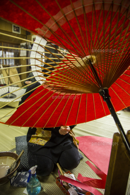 和傘作り の写真素材 イラスト素材 アマナイメージズ