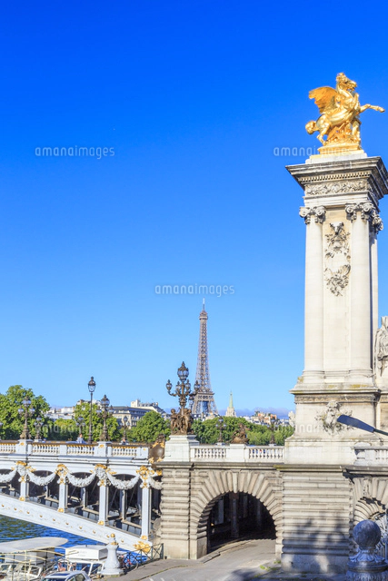 パリ,アレクサンドル三世橋からセーヌ川とエッフェル塔[02577000911]の