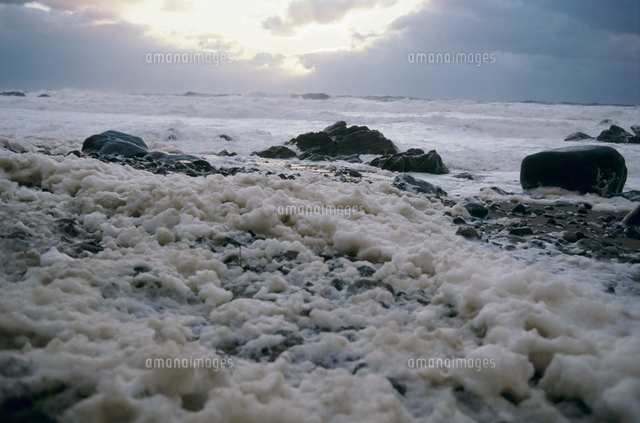 笹川流れの波の華 の写真素材 イラスト素材 アマナイメージズ