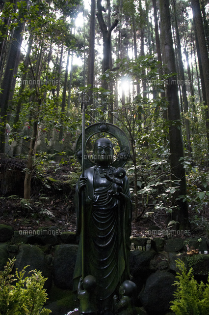 宝山寺 仏像 母と子[02667000234]の写真・イラスト素材｜アマナイメージズ