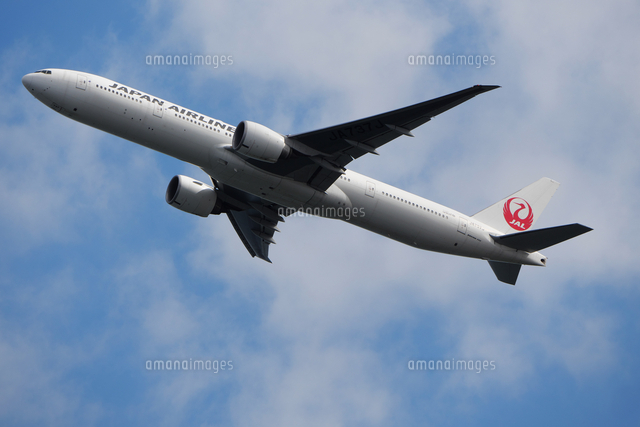 ボーイング777 300 日本航空 の写真素材 イラスト素材 アマナイメージズ