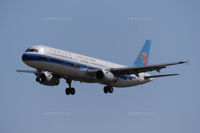 エアバスA321,中国南方航空[02772001157]の写真・イラスト素材｜アマナ