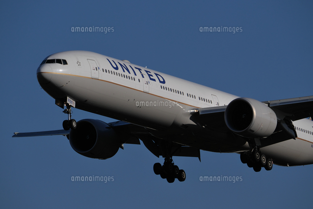 ボーイング777-300ユナイテッド航空[02772001495]の写真・イラスト素材