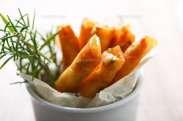 豆腐のスティック春巻き の写真素材 イラスト素材 アマナイメージズ