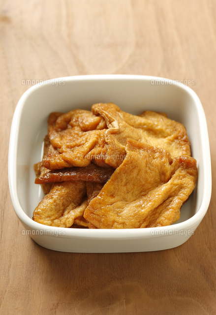 油揚げの甘辛煮 の写真素材 イラスト素材 アマナイメージズ