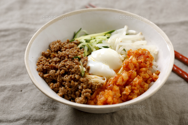 ビビンバのっけそうめん の写真素材 イラスト素材 アマナイメージズ
