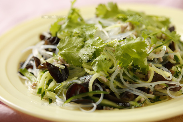エスニックサラダ春雨 の写真素材 イラスト素材 アマナイメージズ