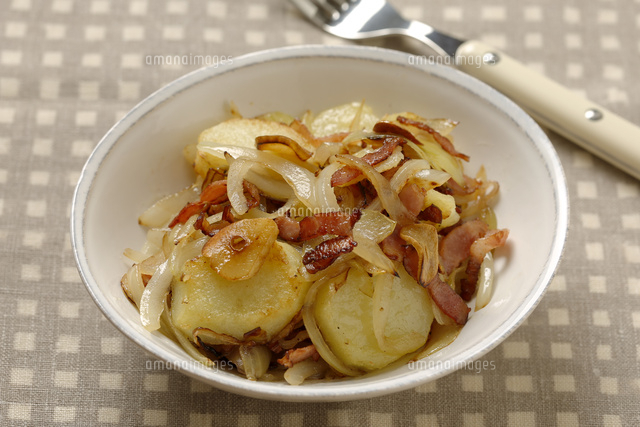 ジャーマンポテト の写真素材 イラスト素材 アマナイメージズ