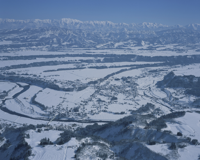 油絵　津南段丘 信濃川と津南町の河岸段丘[02846001029]の写真・イラスト素材｜アマナ